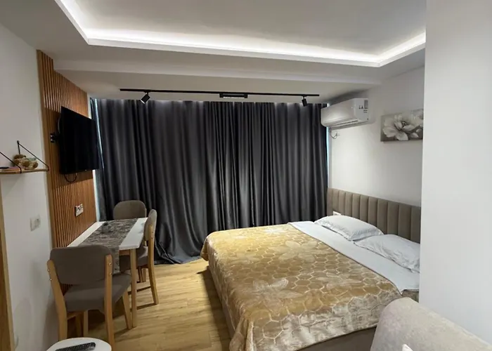 Chill Bllok * Tirana