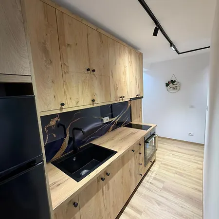 アパート Chill Bllok ティラナ