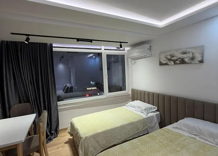 Chill Bllok ティラナ