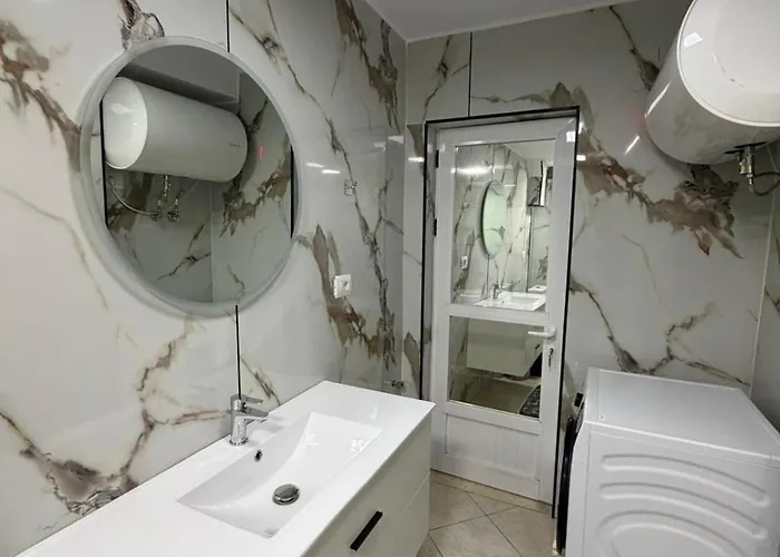 アパート Chill Bllok ティラナ